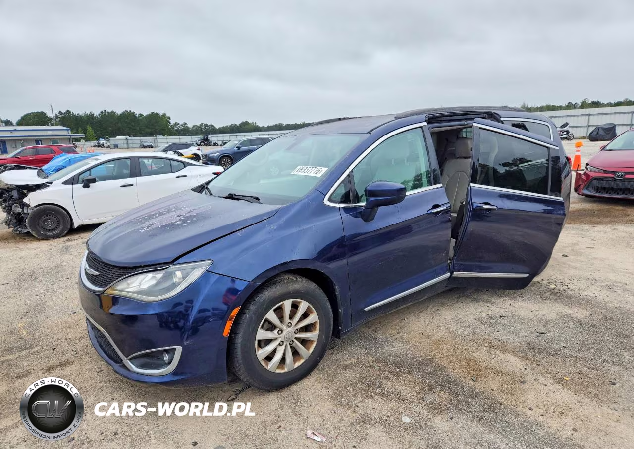 2017 Chrysler Pacifica Touring L VIN:2C4RC1BG9HR519239 - 1