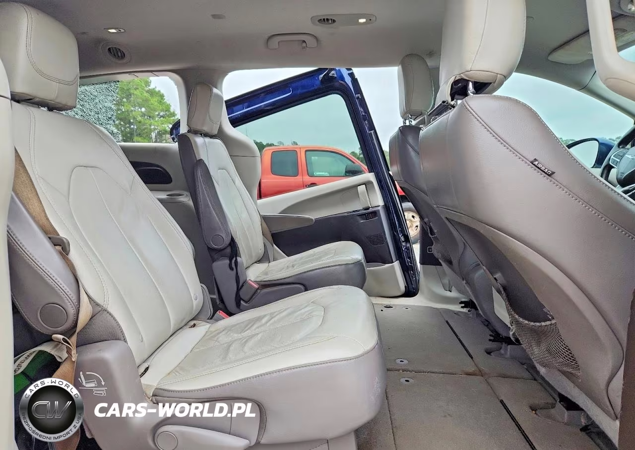 2017 Chrysler Pacifica Touring L VIN:2C4RC1BG9HR519239 - 11