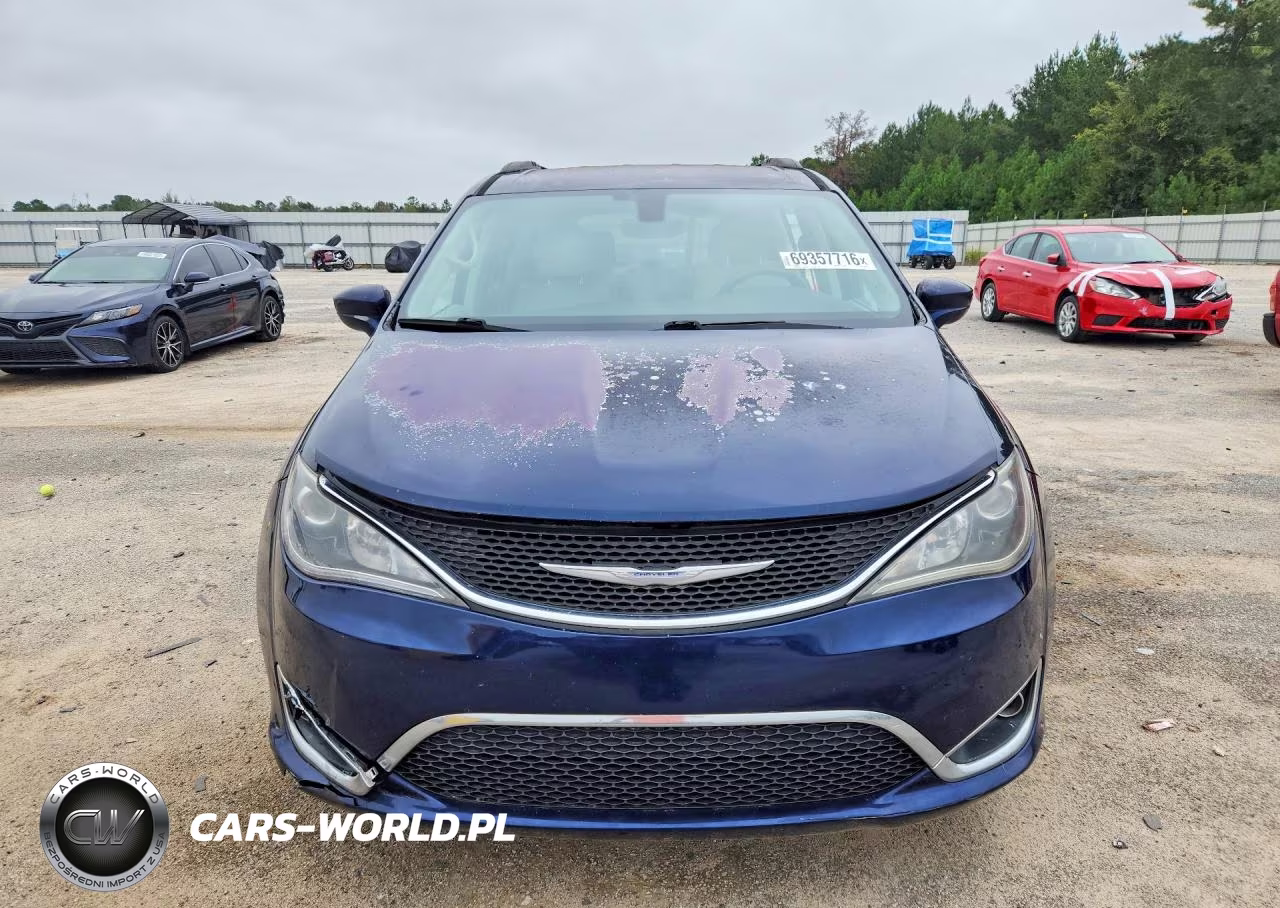2017 Chrysler Pacifica Touring L VIN:2C4RC1BG9HR519239 - 5
