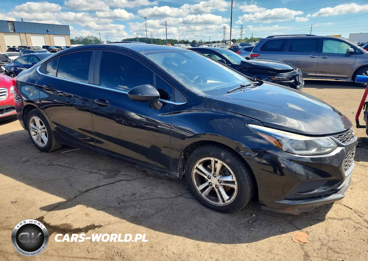 2018 Chevrolet Cruze Lt VIN:1G1BE5SM7J7117728 - 4