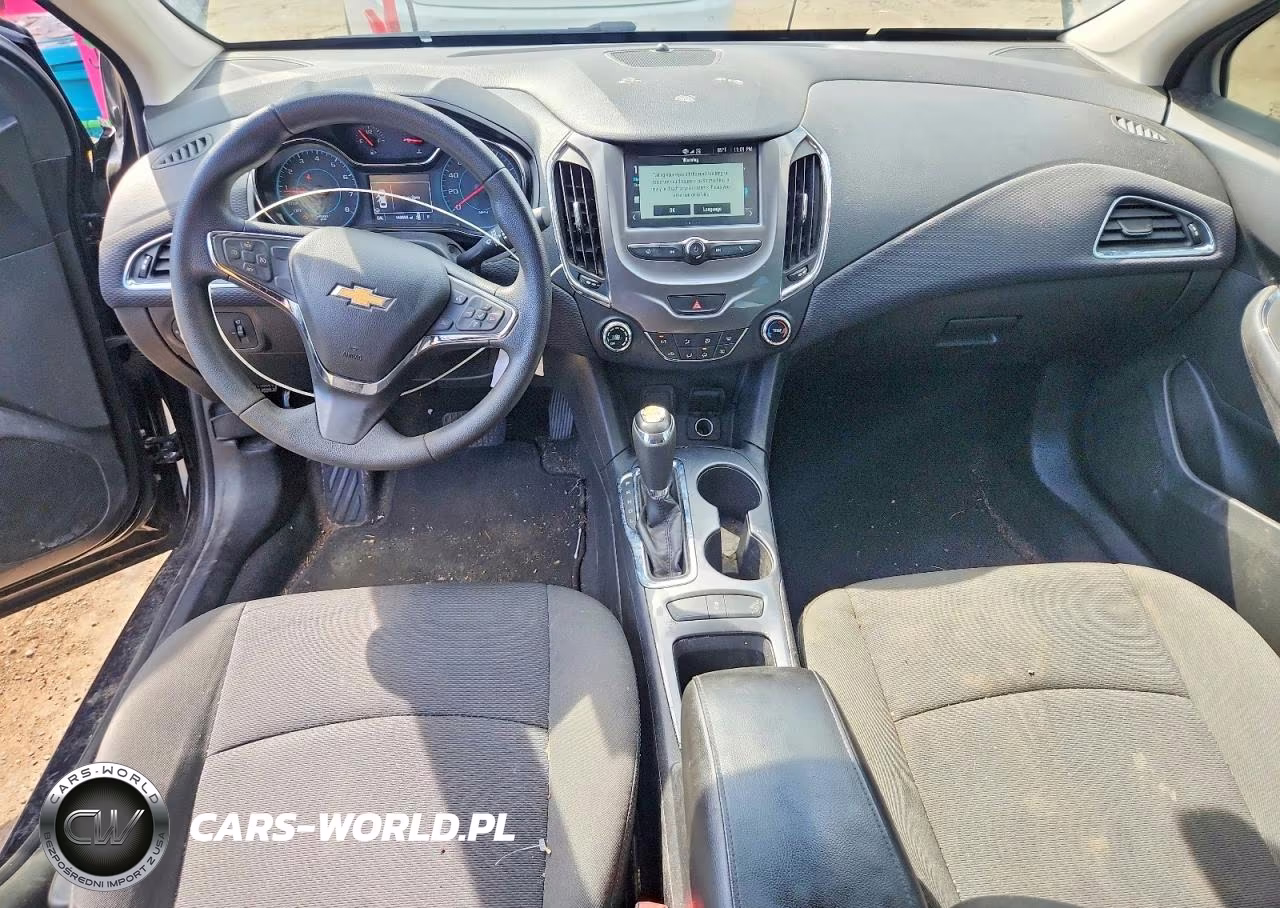 2018 Chevrolet Cruze Lt VIN:1G1BE5SM7J7117728 - 8