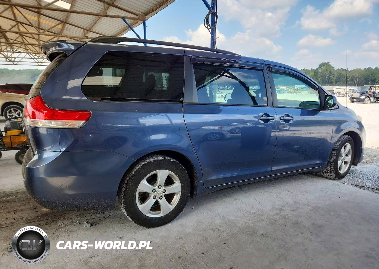 2014 Toyota Sienna Le VIN:5TDKK3DC5ES525486 - 3