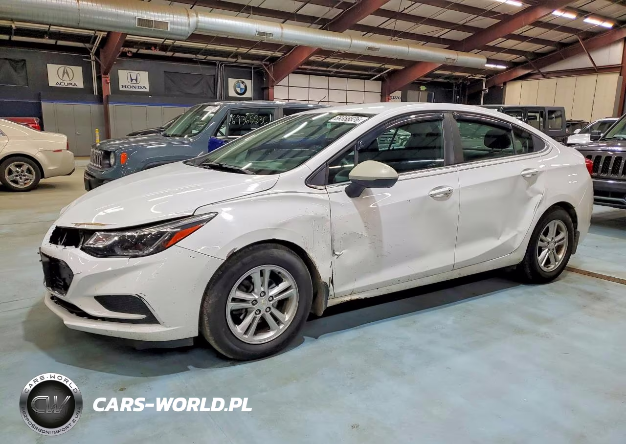 2018 Chevrolet Cruze Lt VIN:1G1BE5SM5J7176082 - 1