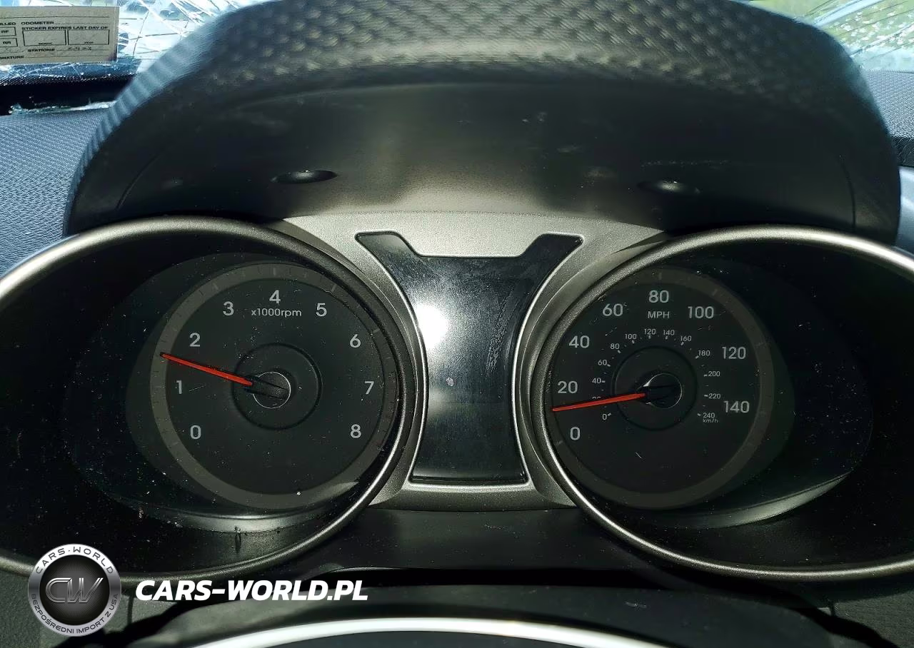 2016 Hyundai Veloster Base VIN:KMHTC6AD8GU272867 - 9