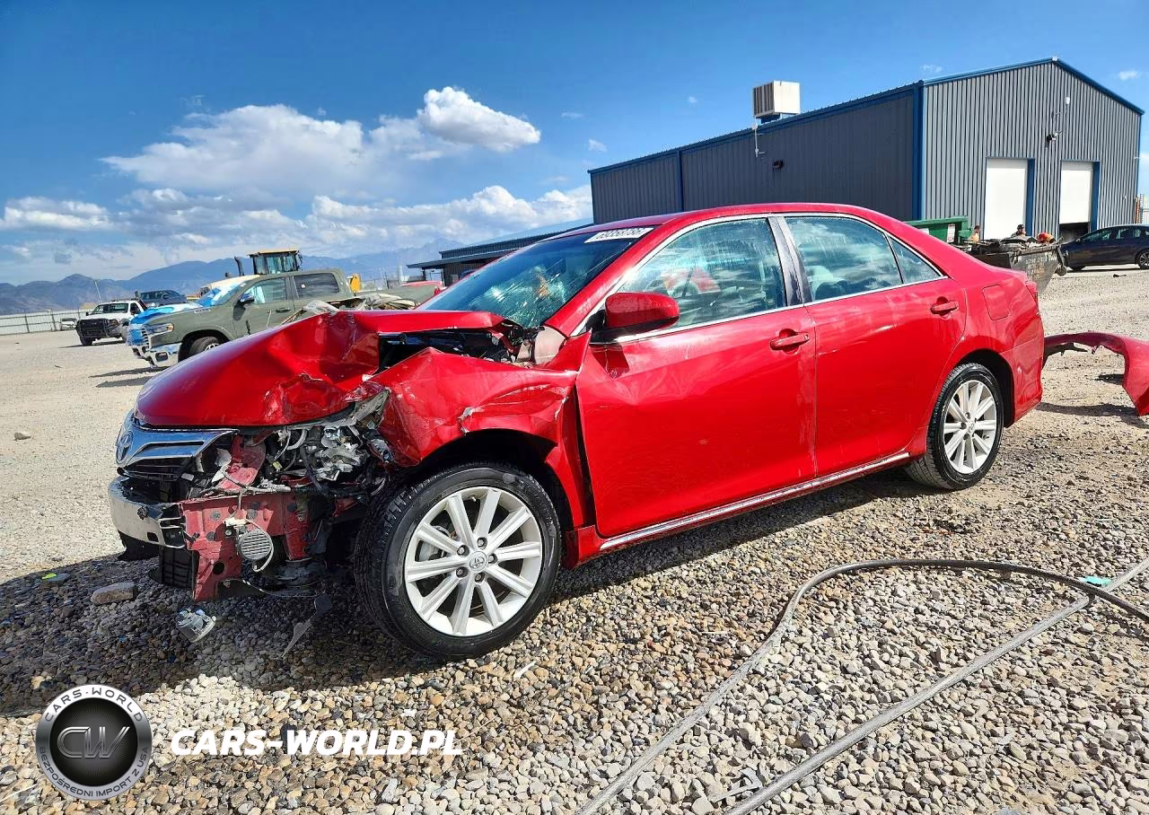 2014 Toyota Camry Hybrid Xle