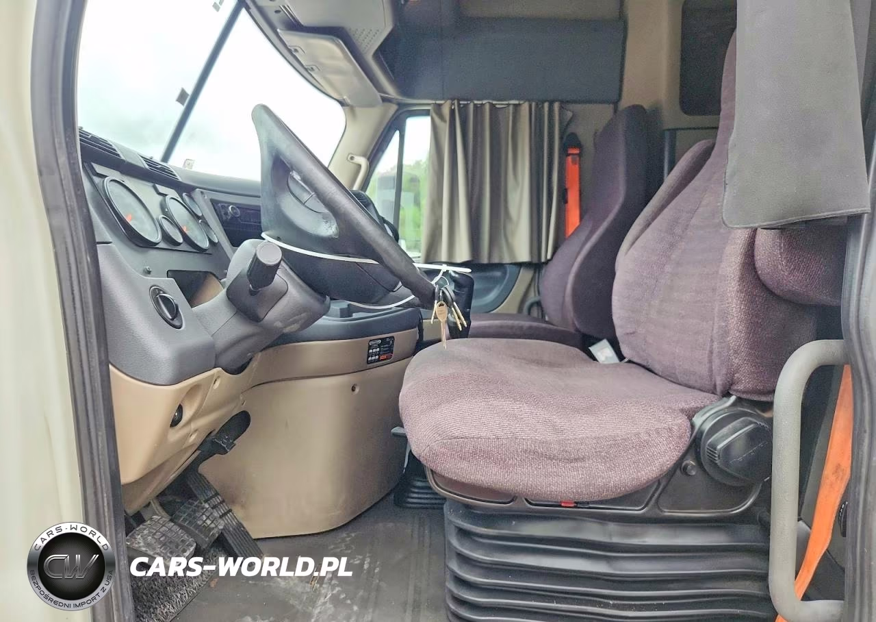 2015 Freightliner Cascadia 125 VIN:3AKJGLD59FSGL2834 - 7