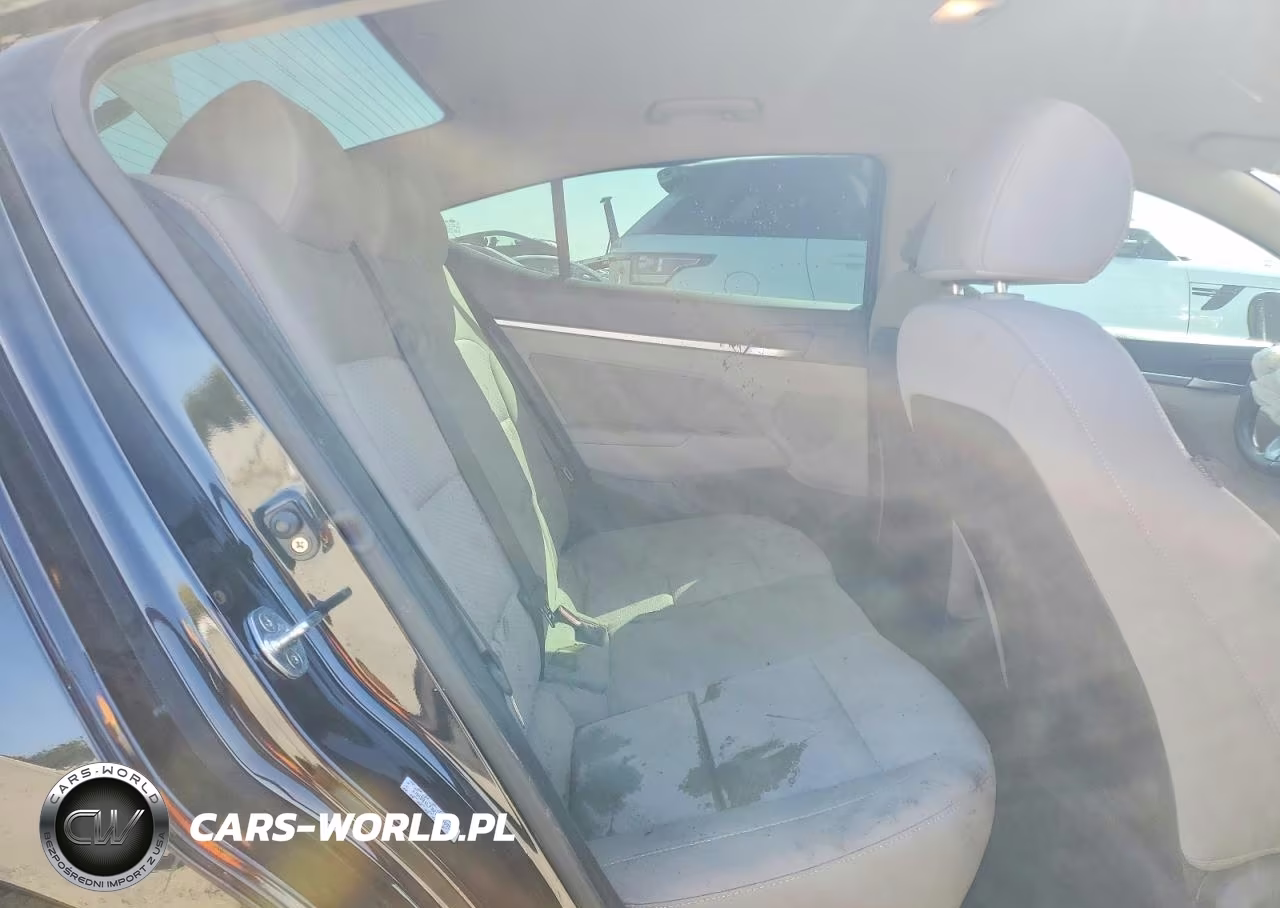 2019 Hyundai Elantra Sel VIN:KMHD84LF8KU773095 - 10