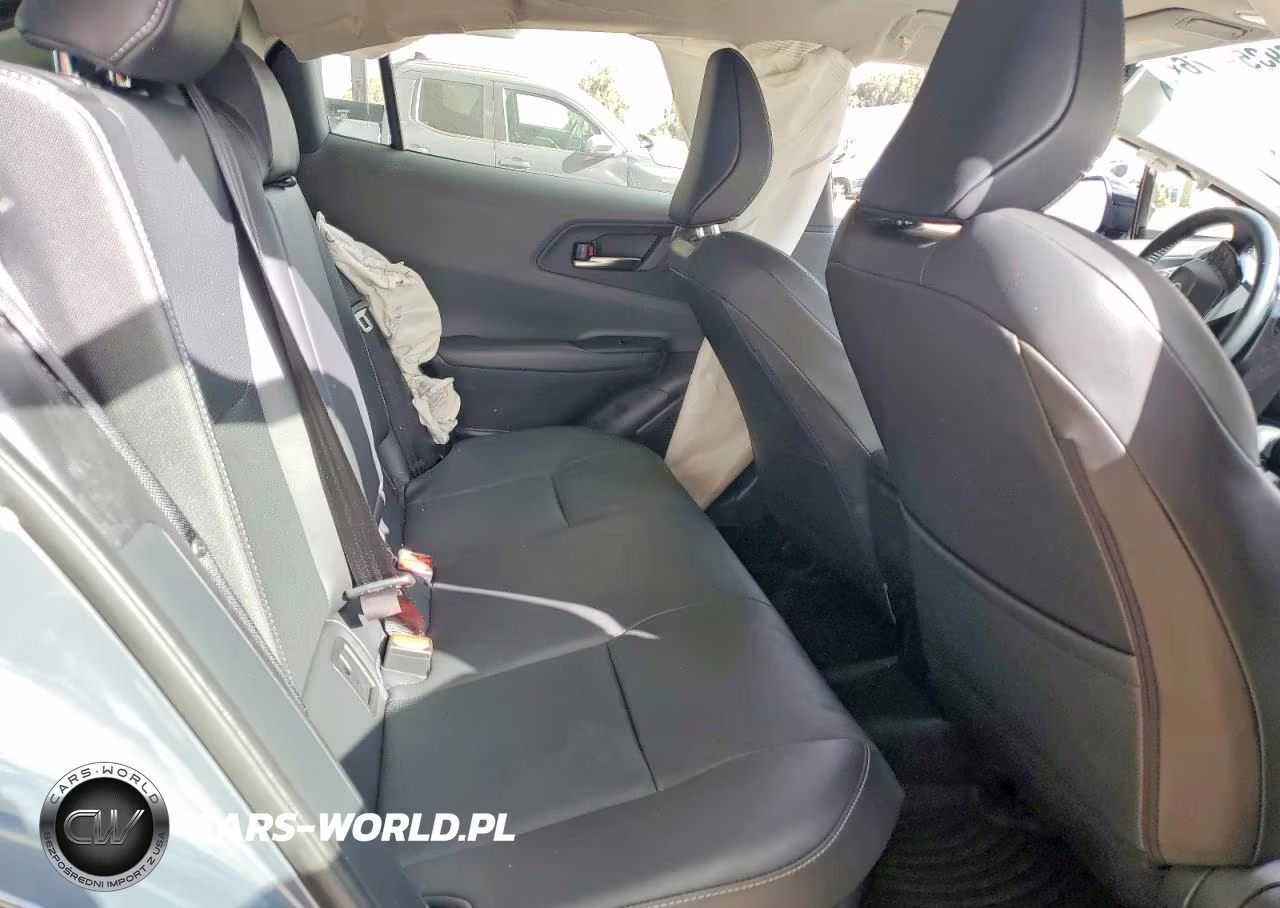 2025 Toyota Prius Xle VIN:JTDACAAUXS3056905 - 10