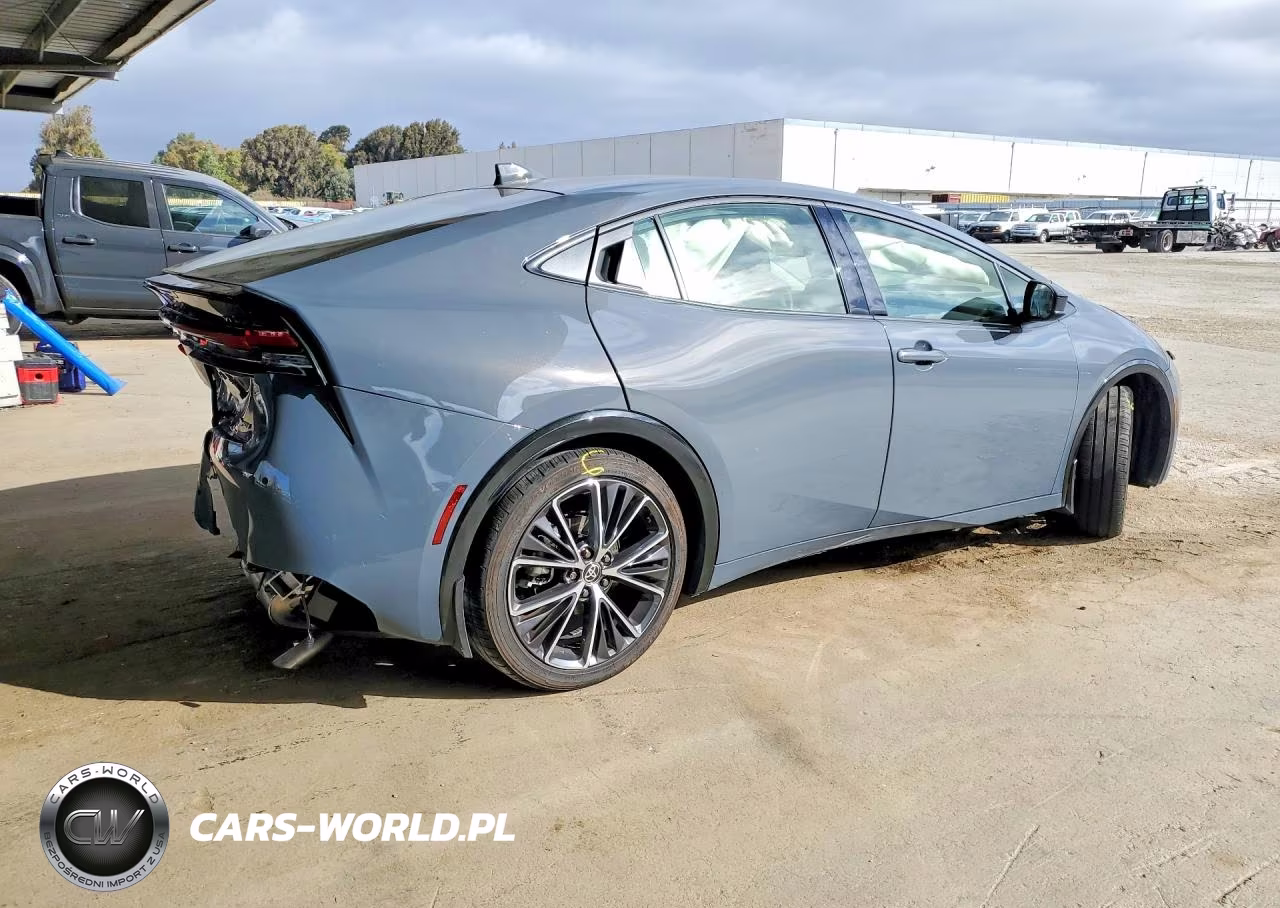 2025 Toyota Prius Xle VIN:JTDACAAUXS3056905 - 3