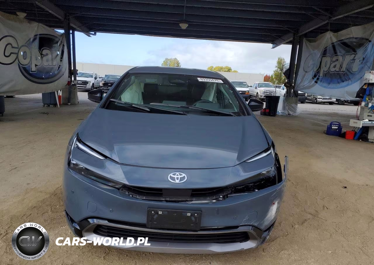 2025 Toyota Prius Xle VIN:JTDACAAUXS3056905 - 5