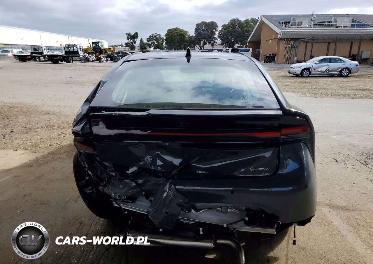 2025 Toyota Prius Xle VIN:JTDACAAUXS3056905 - 6
