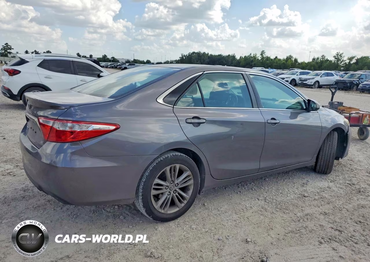 2015 Toyota Camry Se VIN:4T1BF1FKXFU988858 - 3