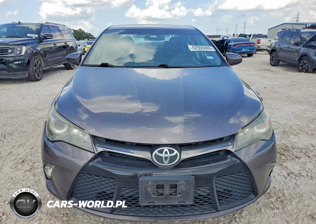 2015 Toyota Camry Se VIN:4T1BF1FKXFU988858 - 5