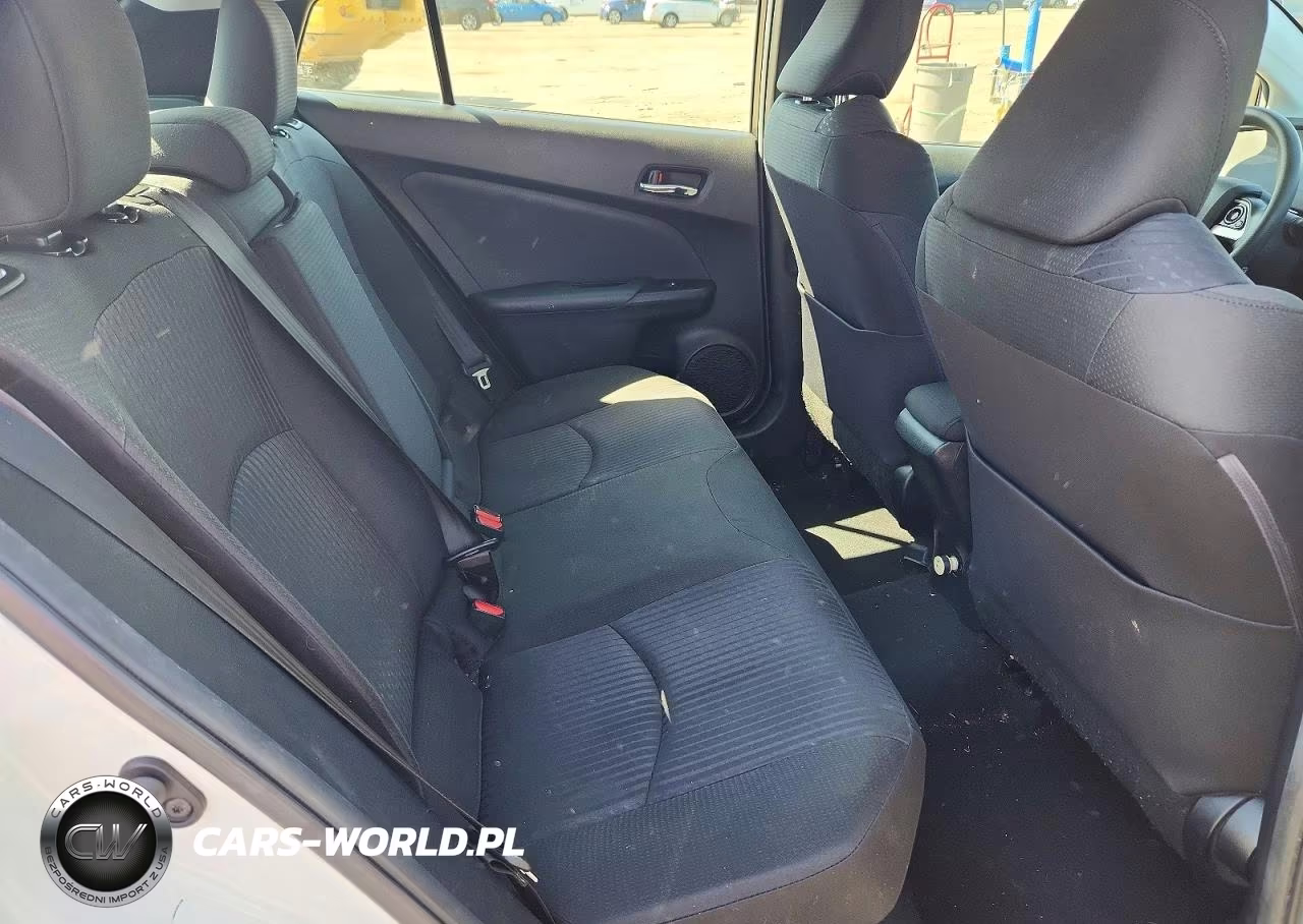 2016 Toyota Prius Two VIN:JTDKBRFUXG3515131 - 10