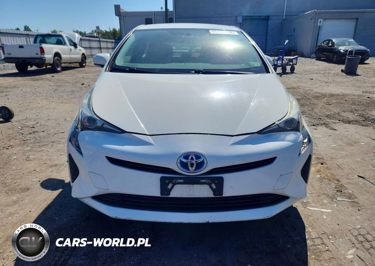 2016 Toyota Prius Two VIN:JTDKBRFUXG3515131 - 5