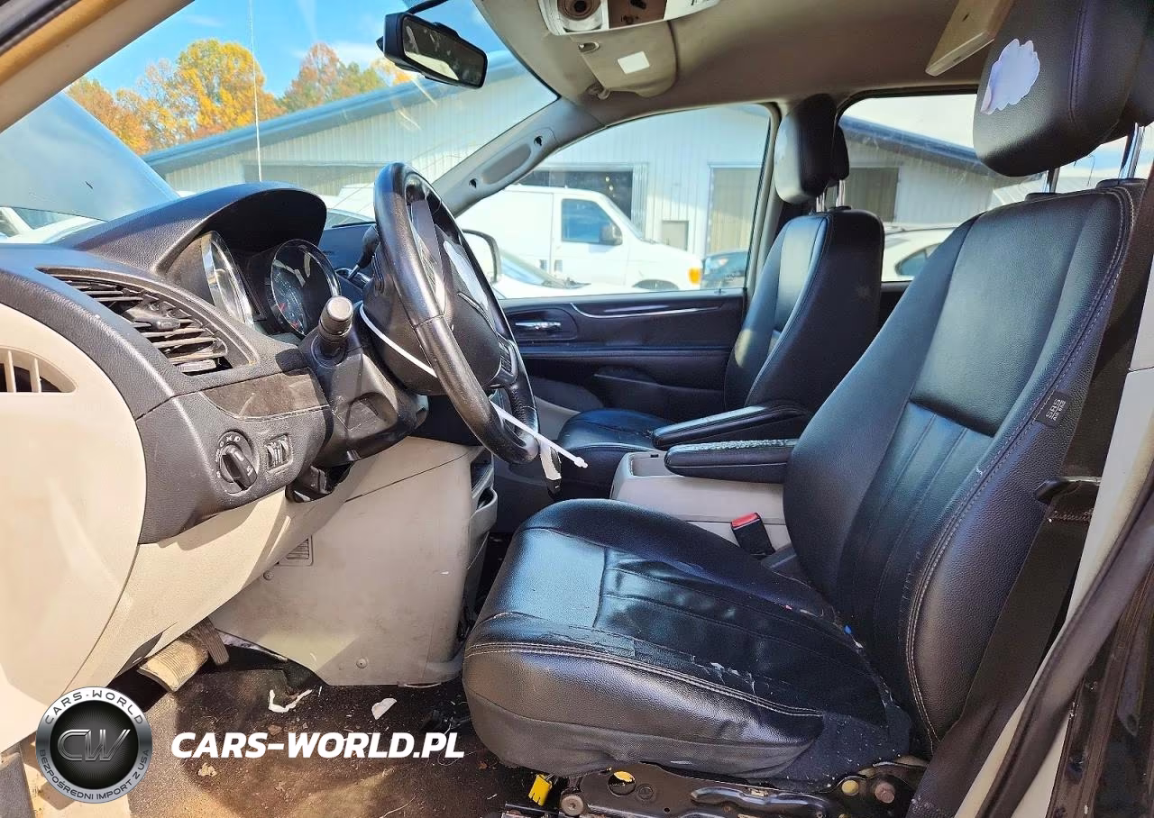 2014 Chrysler Town & Country Touring VIN:2C4RC1BG6ER124897 - 7