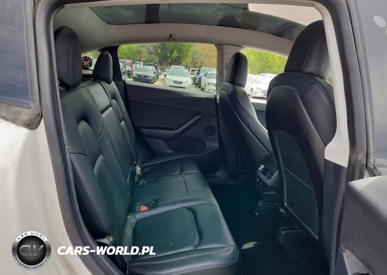 2020 Tesla Model Y VIN:5YJYGDEE6LF006725 - 11