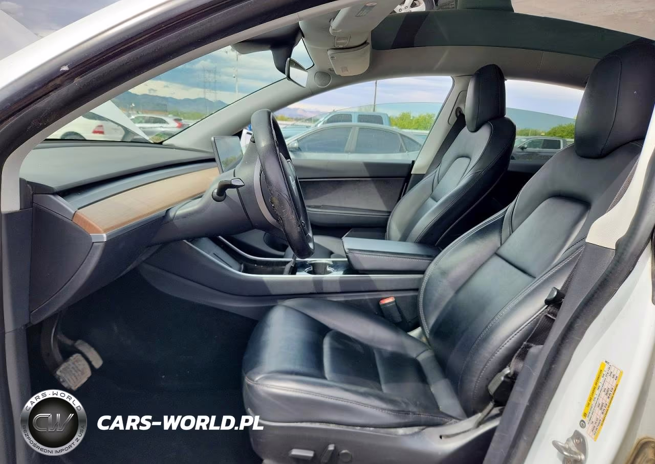 2020 Tesla Model Y VIN:5YJYGDEE6LF006725 - 7