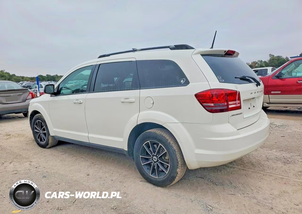 2018 Dodge Journey Se VIN:3C4PDCAB4JT533137 - 2