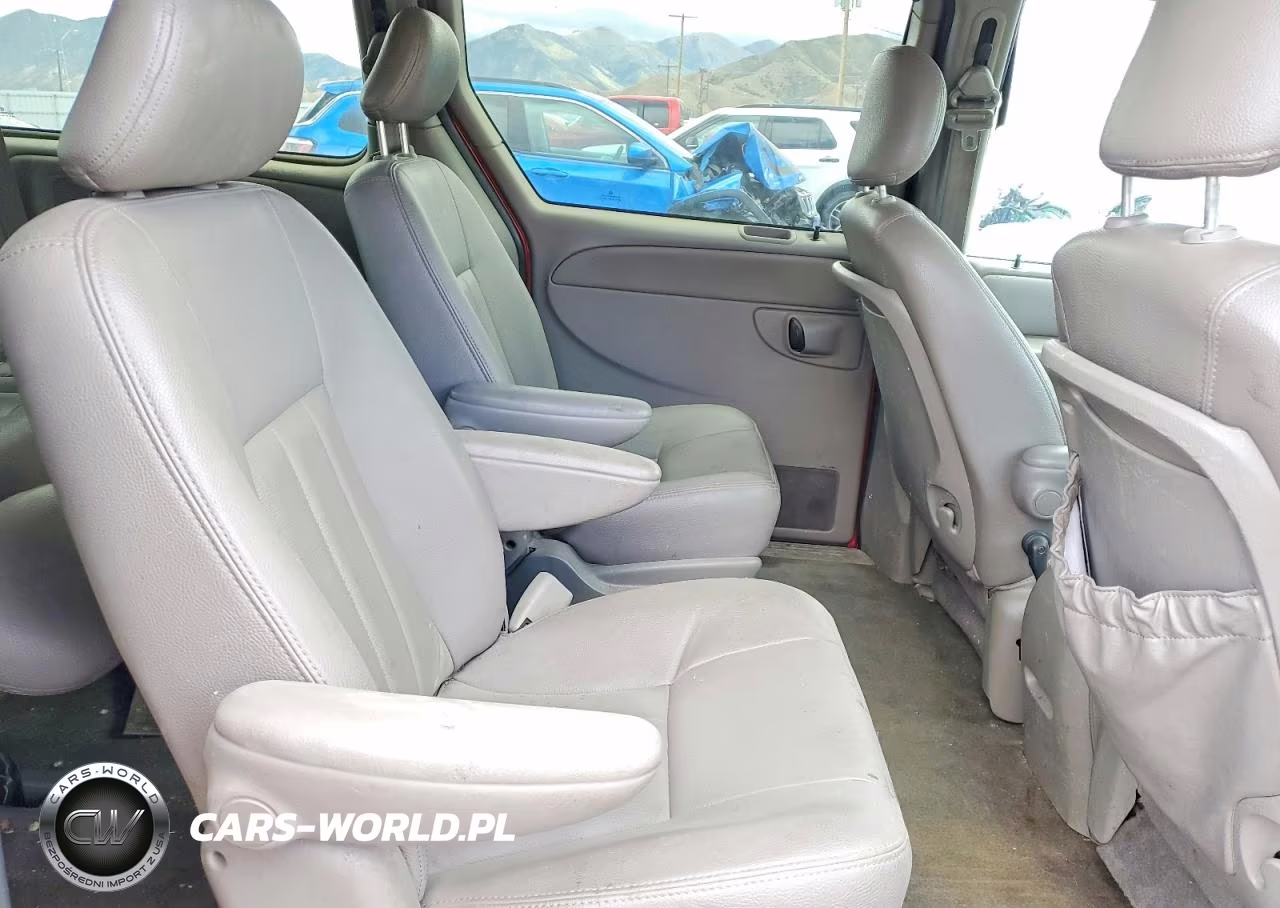 2003 Chrysler Town & Country Lxi VIN:2C4GT54L93R312612 - 11
