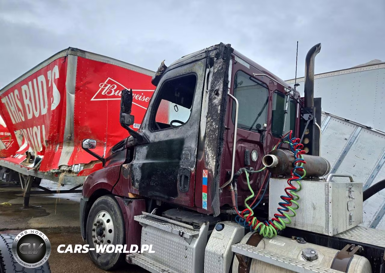 2020 Freightliner Cascadia 126 Semi Truck VIN:1FUJHLDV2LLLL1761 - 13