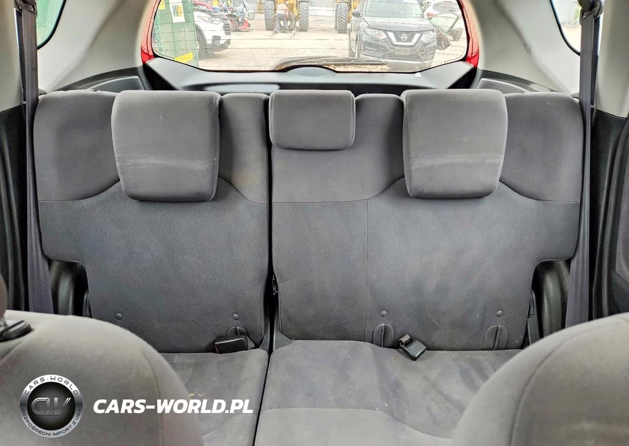 2011 Honda Fit VIN:JHMGE8H3XBS010084 - 10