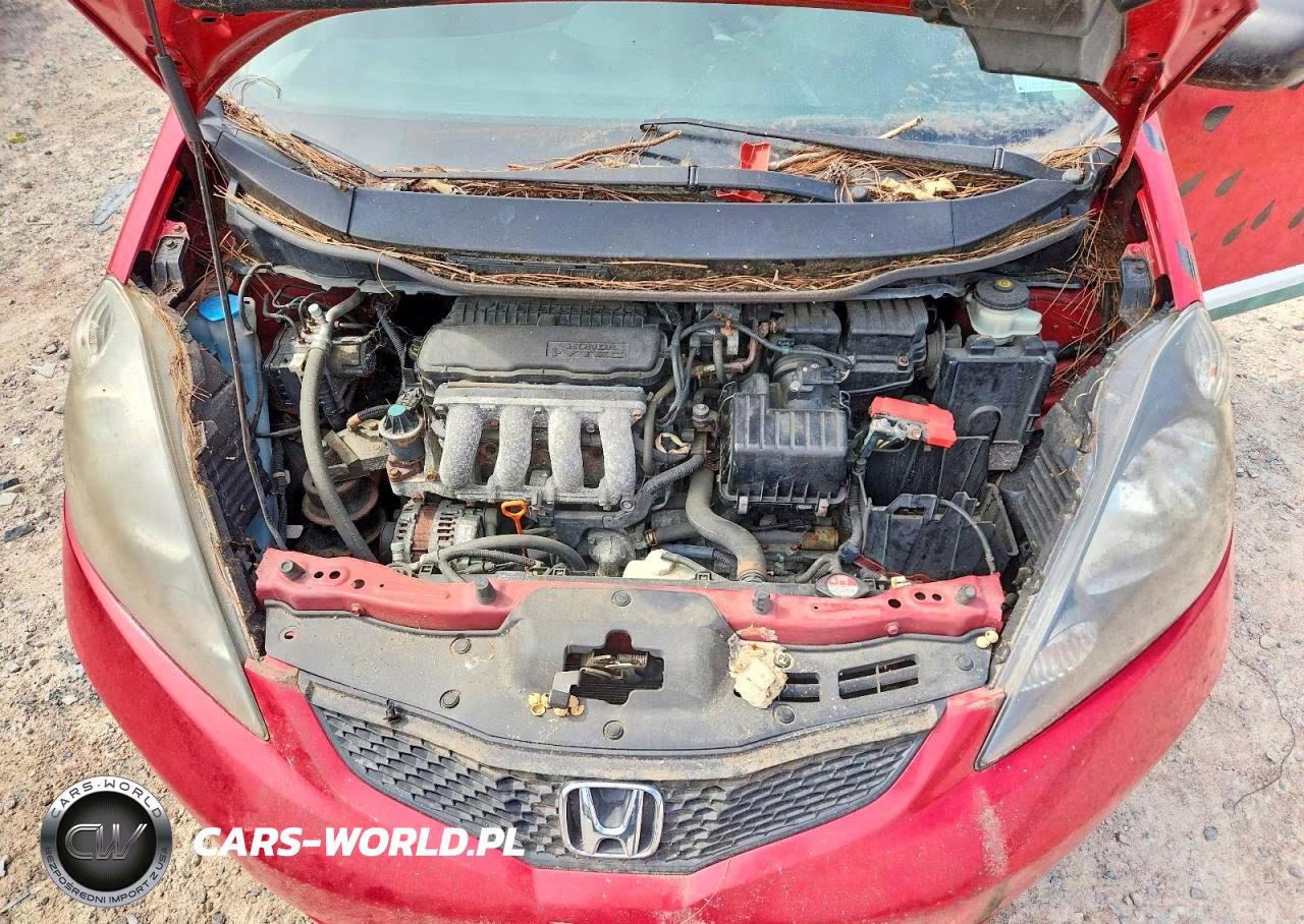 2011 Honda Fit VIN:JHMGE8H3XBS010084 - 12