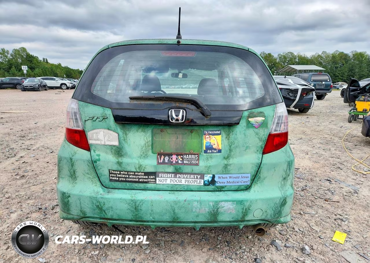 2011 Honda Fit VIN:JHMGE8H3XBS010084 - 6