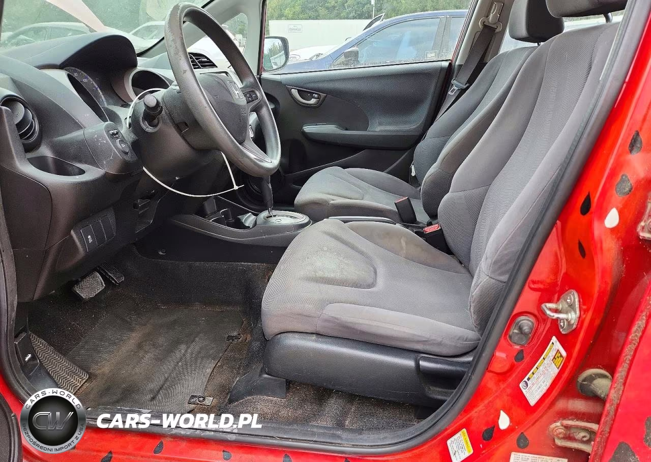 2011 Honda Fit VIN:JHMGE8H3XBS010084 - 7