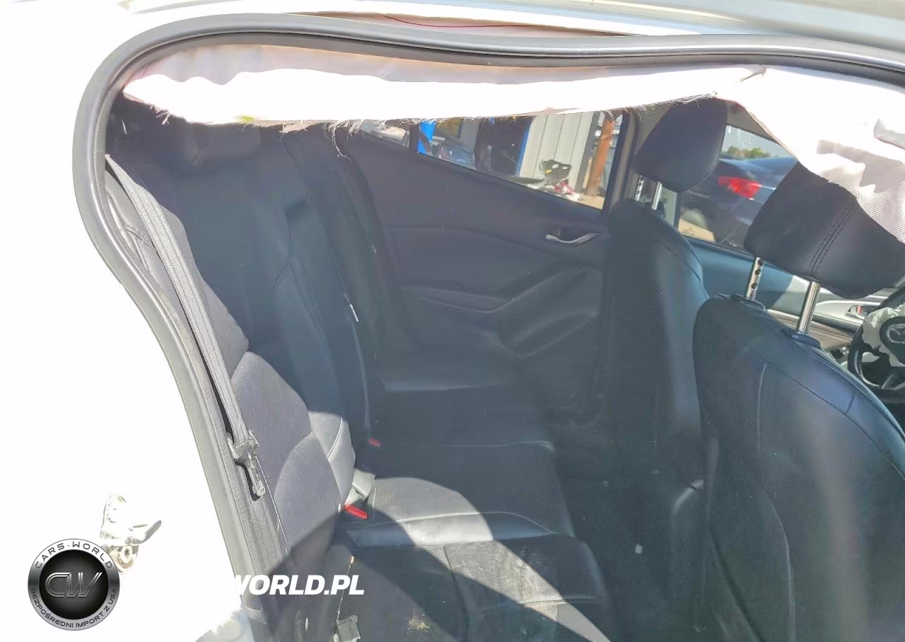 2017 Mazda 3 Touring VIN:3MZBN1L7XHM126073 - 10