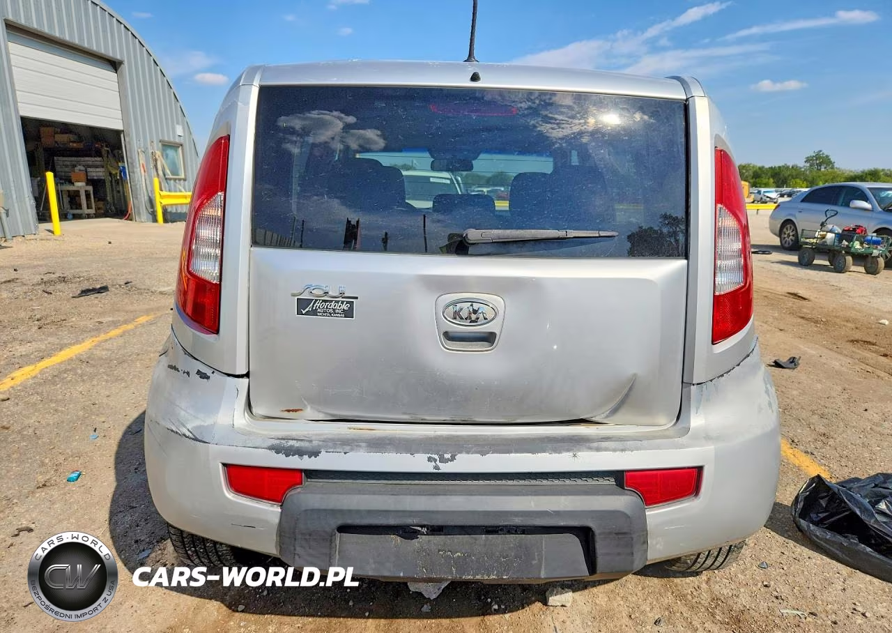 2012 Kia Soul + VIN:KNDJT2A60C7378812 - 6