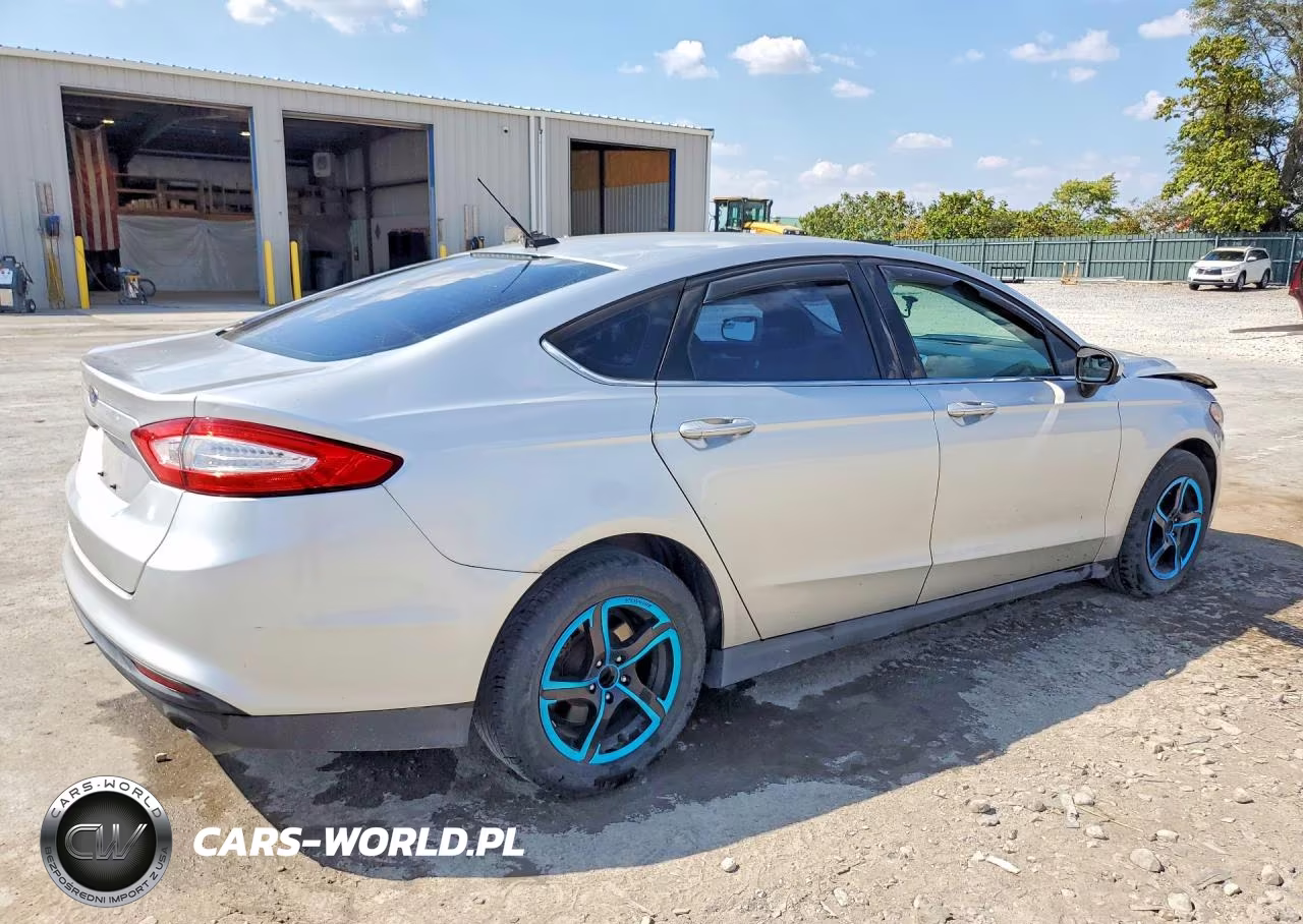 2014 Ford Fusion S VIN:1FA6P0G77E5407239 - 3
