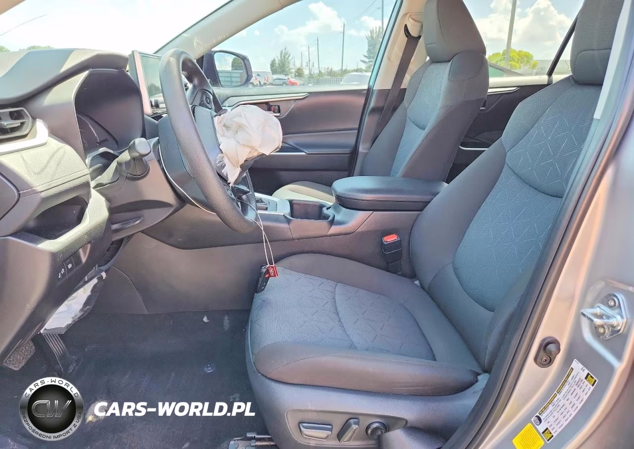 2025 Toyota Rav4 Xle VIN:2T3W1RFV6SC329820 - 7