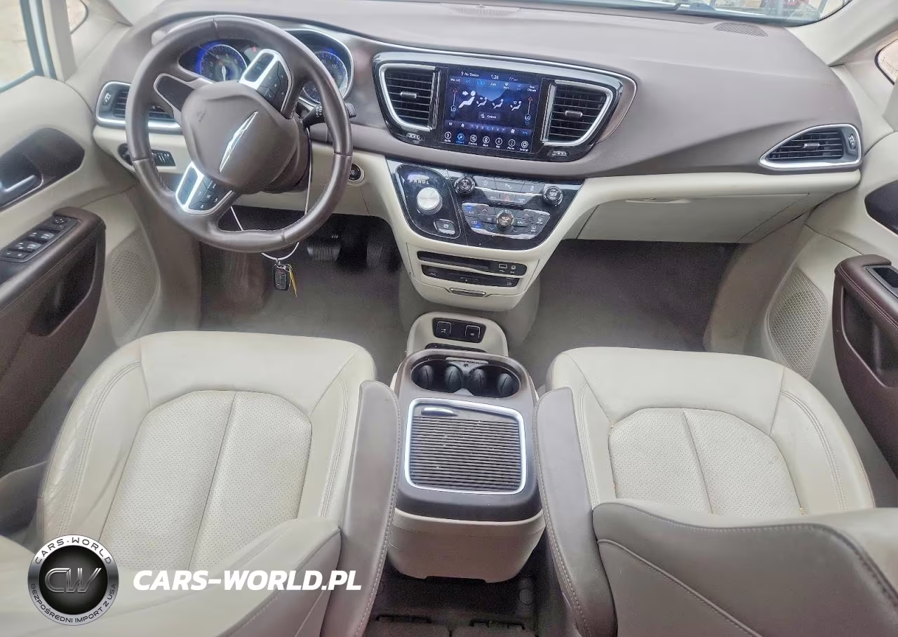 2018 Chrysler Pacifica Touring L Plus VIN:2C4RC1EG1JR234584 - 8