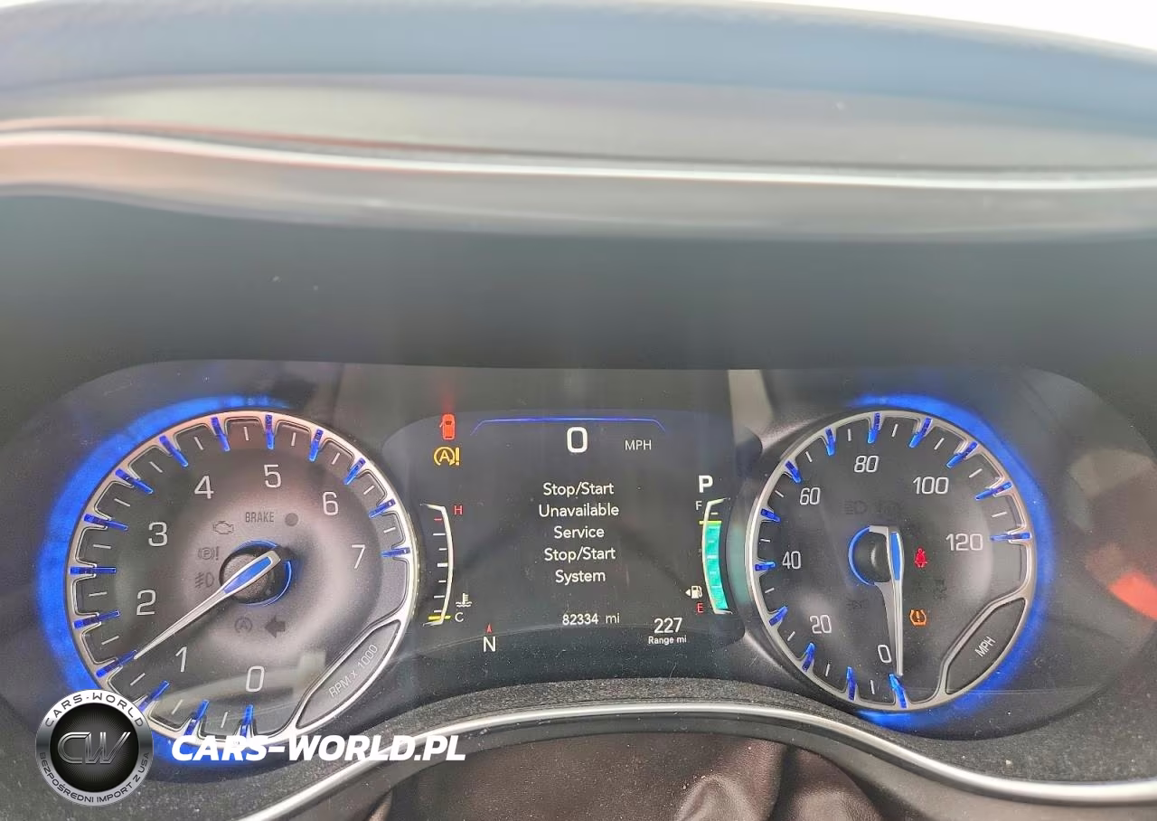 2018 Chrysler Pacifica Touring L Plus VIN:2C4RC1EG1JR234584 - 9