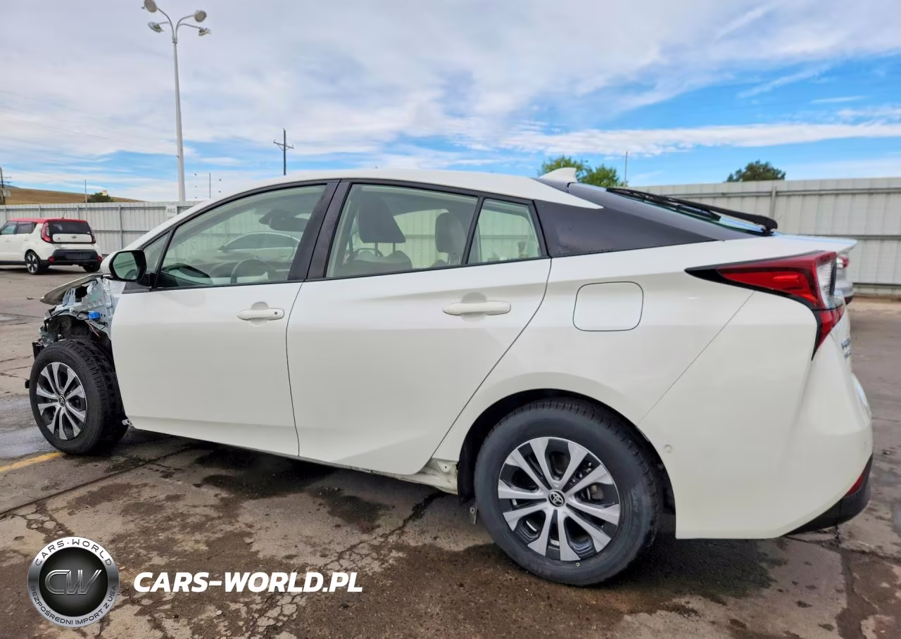 2019 Toyota Prius Xle Awd-E VIN:JTDL9RFU7K3012665 - 2