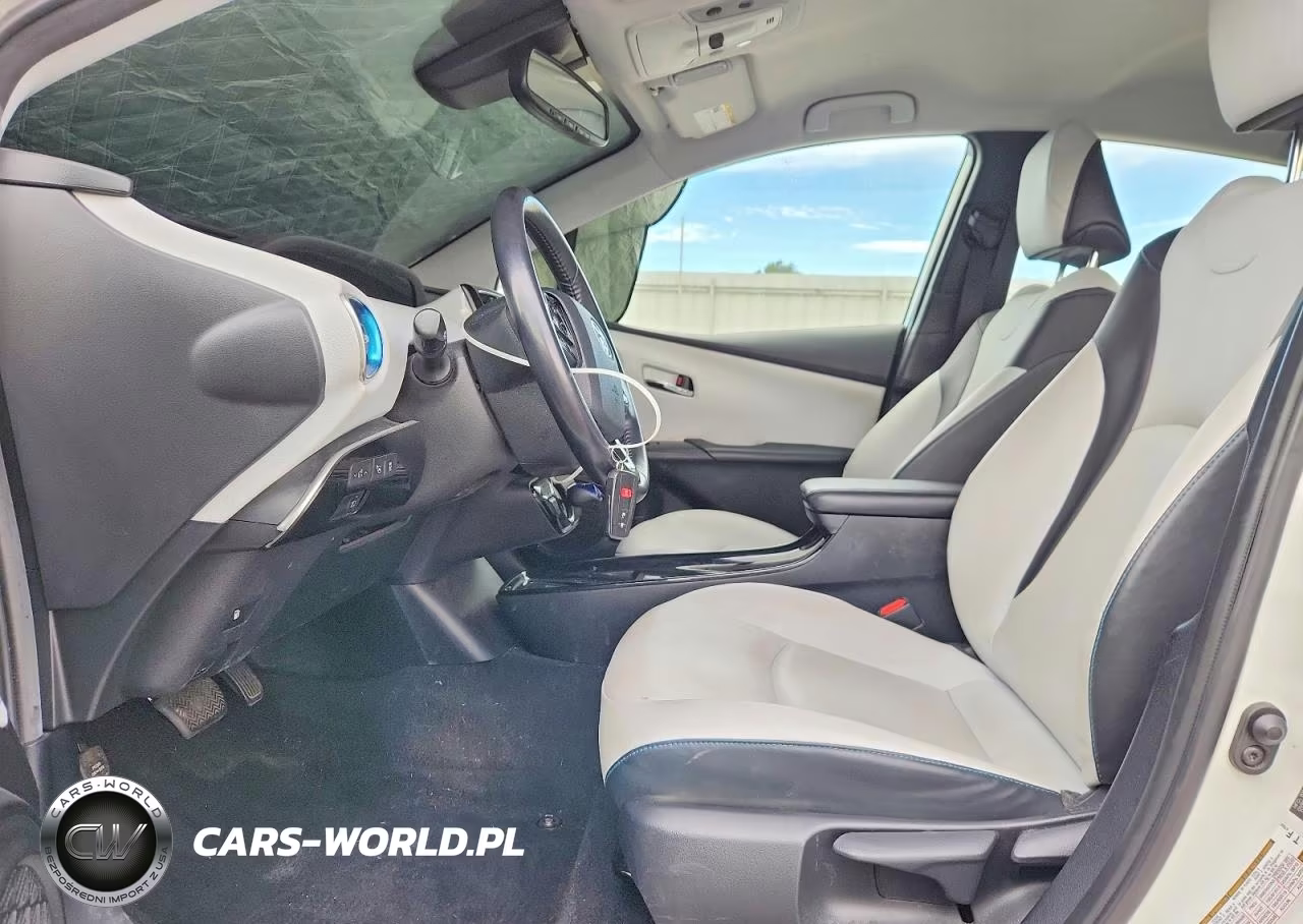 2019 Toyota Prius Xle Awd-E VIN:JTDL9RFU7K3012665 - 7