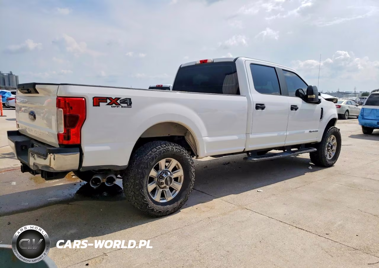 2019 Ford F250 Super Duty VIN:1FT7W2BT1KEG64748 - 3