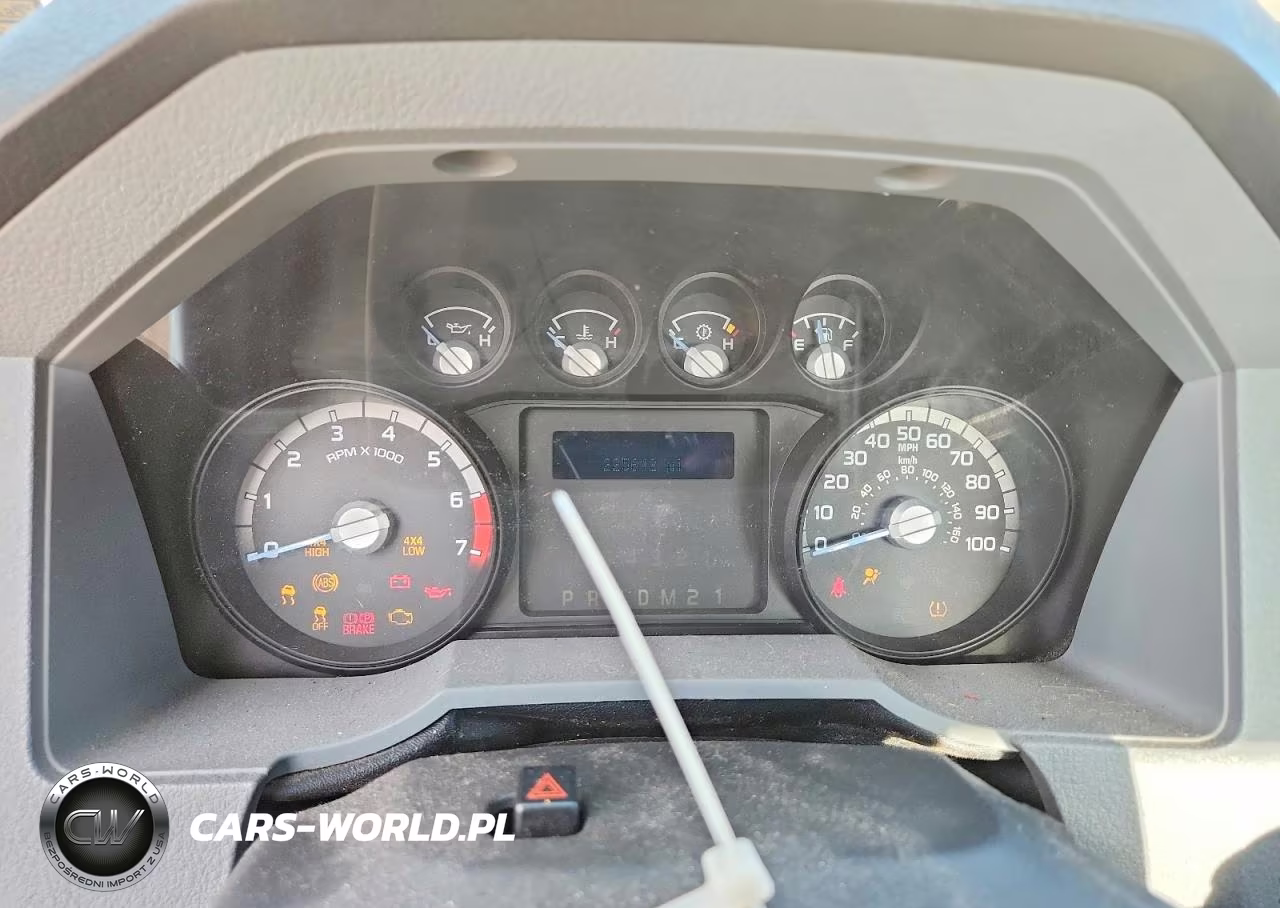 2012 Ford F250 Super Duty VIN:1FTDF2B68CEA33915 - 9