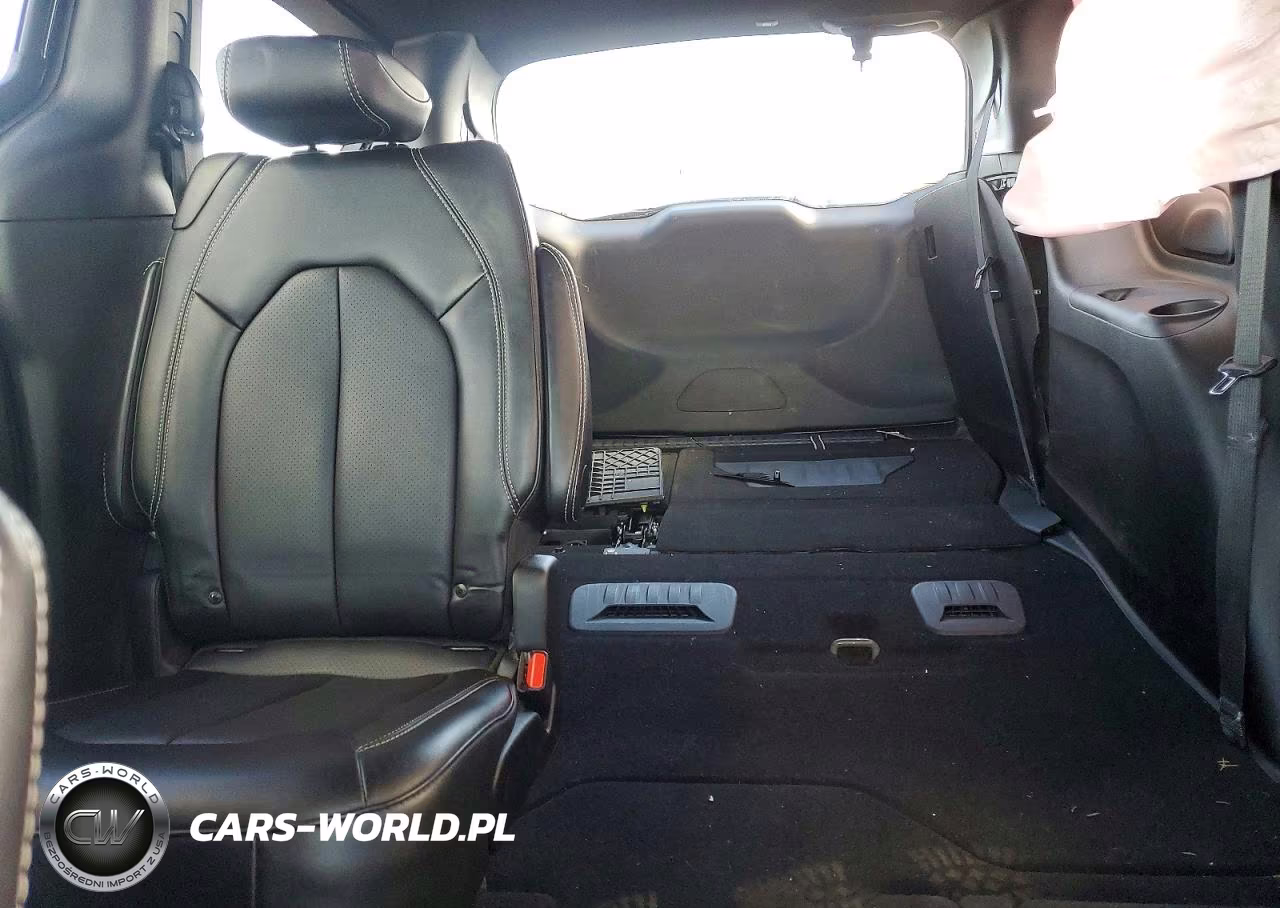 2025 Chrysler Pacifica Select VIN:2C4RC1BG4SR569845 - 10