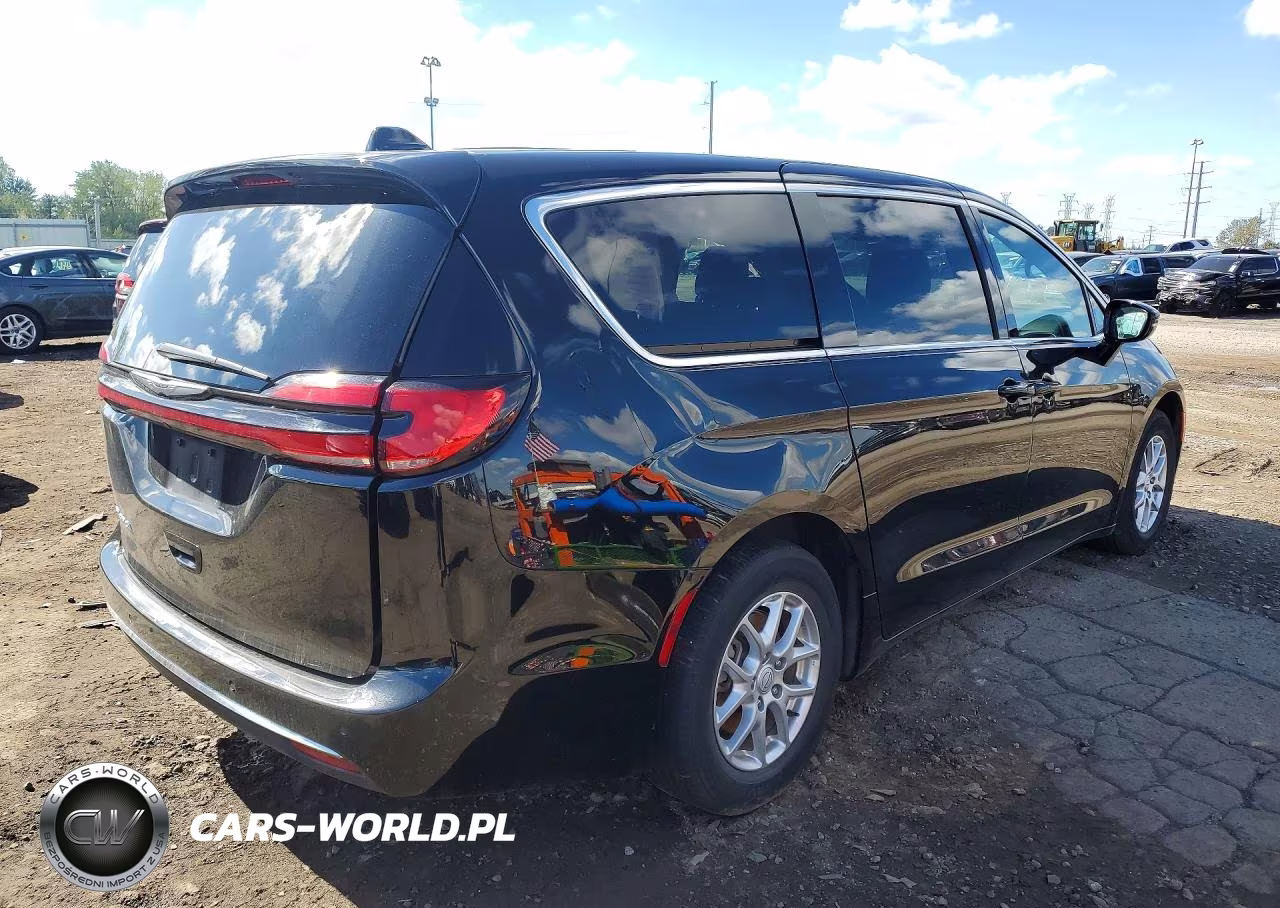 2025 Chrysler Pacifica Select VIN:2C4RC1BG4SR569845 - 3