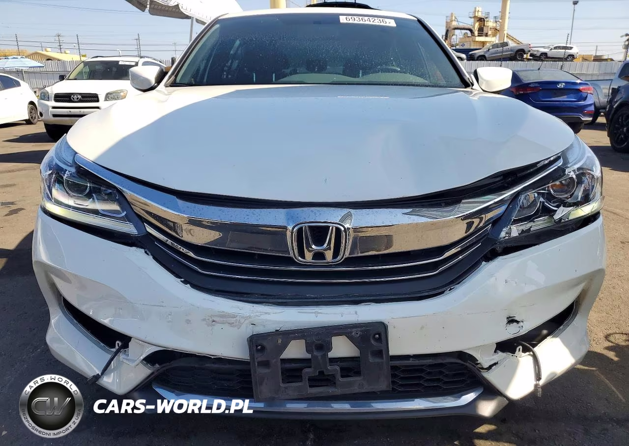 2017 Honda Accord Sport Special Edition VIN:1HGCR2F11HA030338 - 5