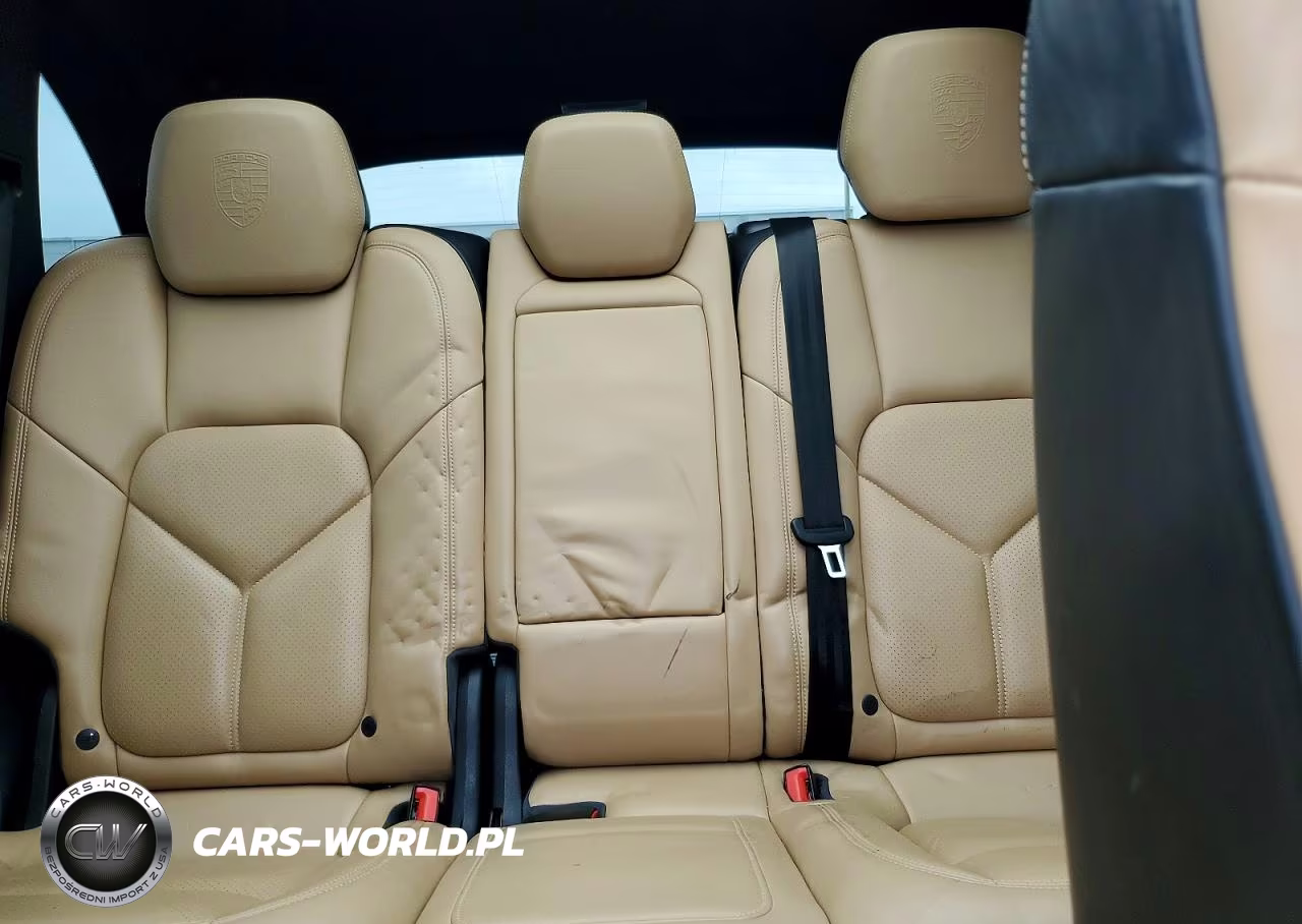 2017 Porsche Cayenne VIN:WP1AA2A21HKA88200 - 10