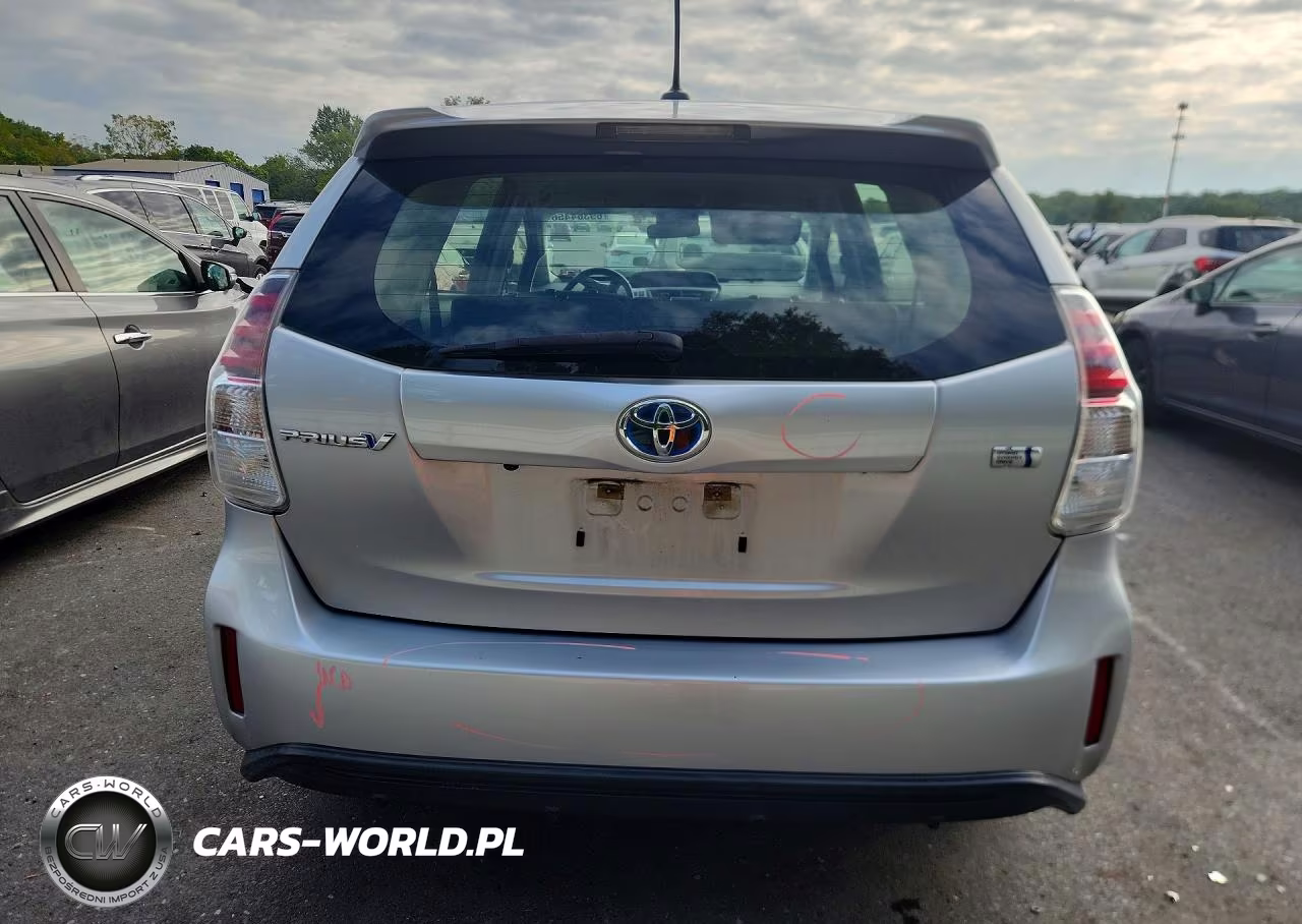 2017 Toyota Prius V Three VIN:JTDZN3EUXHJ065868 - 6