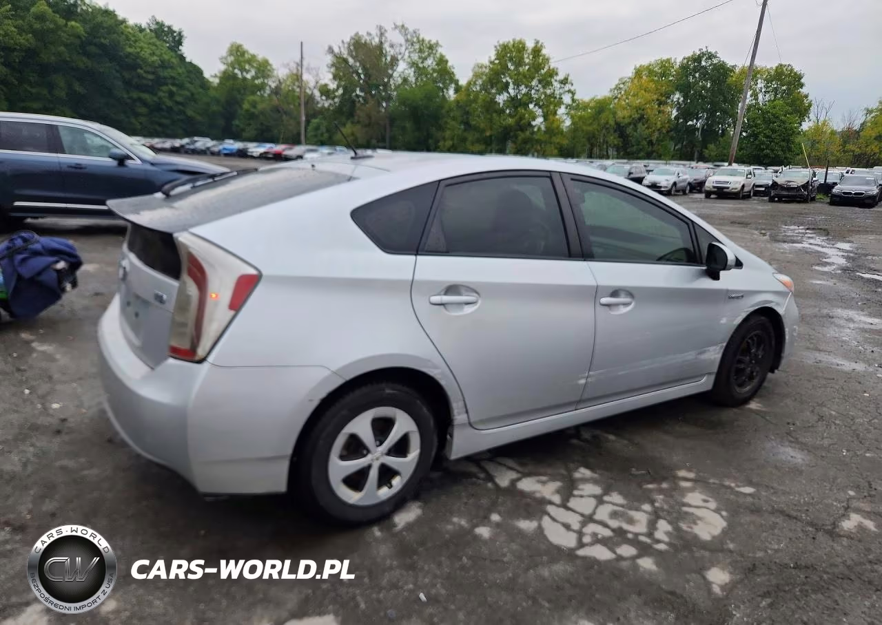 2012 Toyota Prius Three VIN:JTDKN3DU0C5443734 - 3