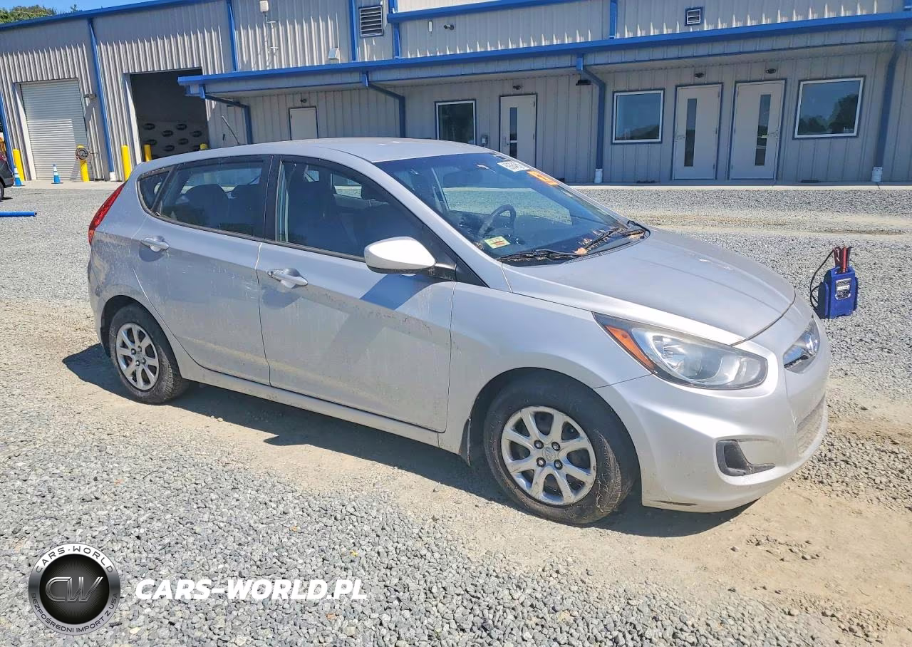 2013 Hyundai Accent Gs VIN:KMHCT5AE8DU127150 - 4