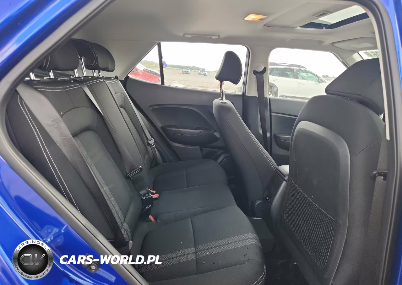 2025 Hyundai Venue Sel VIN:KMHRC8A34SU407784 - 11
