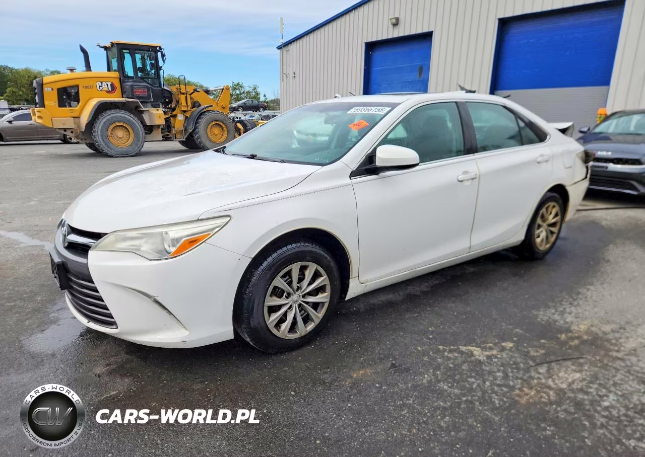 2016 Toyota Camry Le – zdjęcie 1 z 12