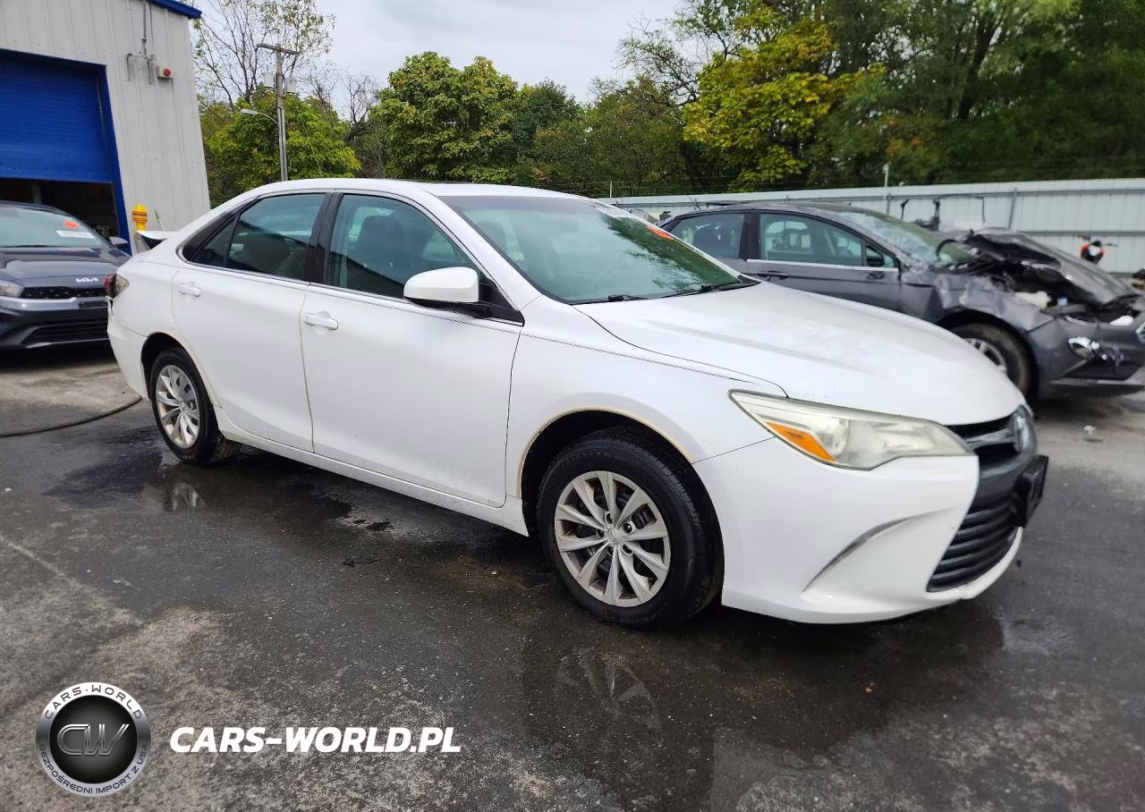 2016 Toyota Camry Le VIN:4T1BF1FK2GU116224 - 4