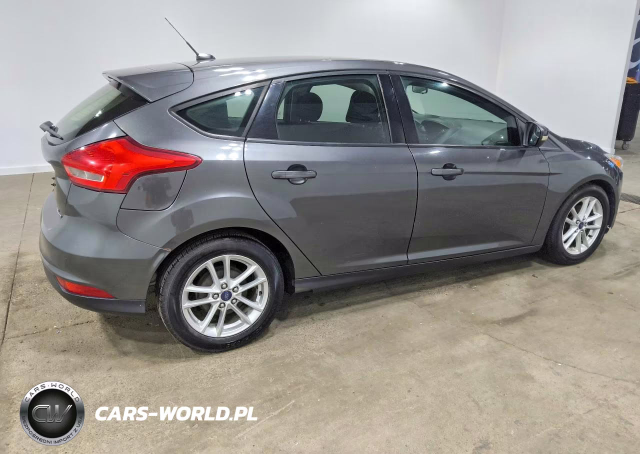 2016 Ford Focus Se VIN:1FADP3K28GL213712 - 3